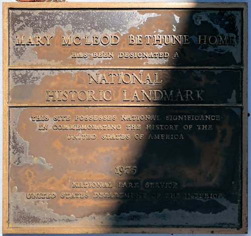 Plaque
